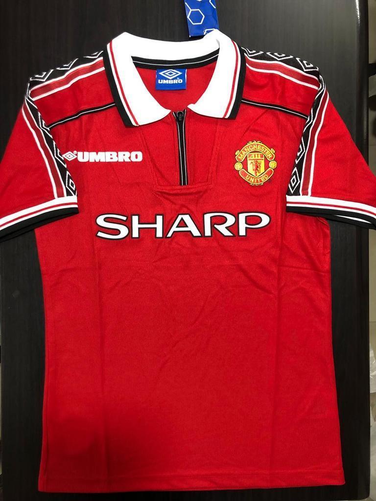 Retro Manchester United Home Jersey with Shorts 1998-00.