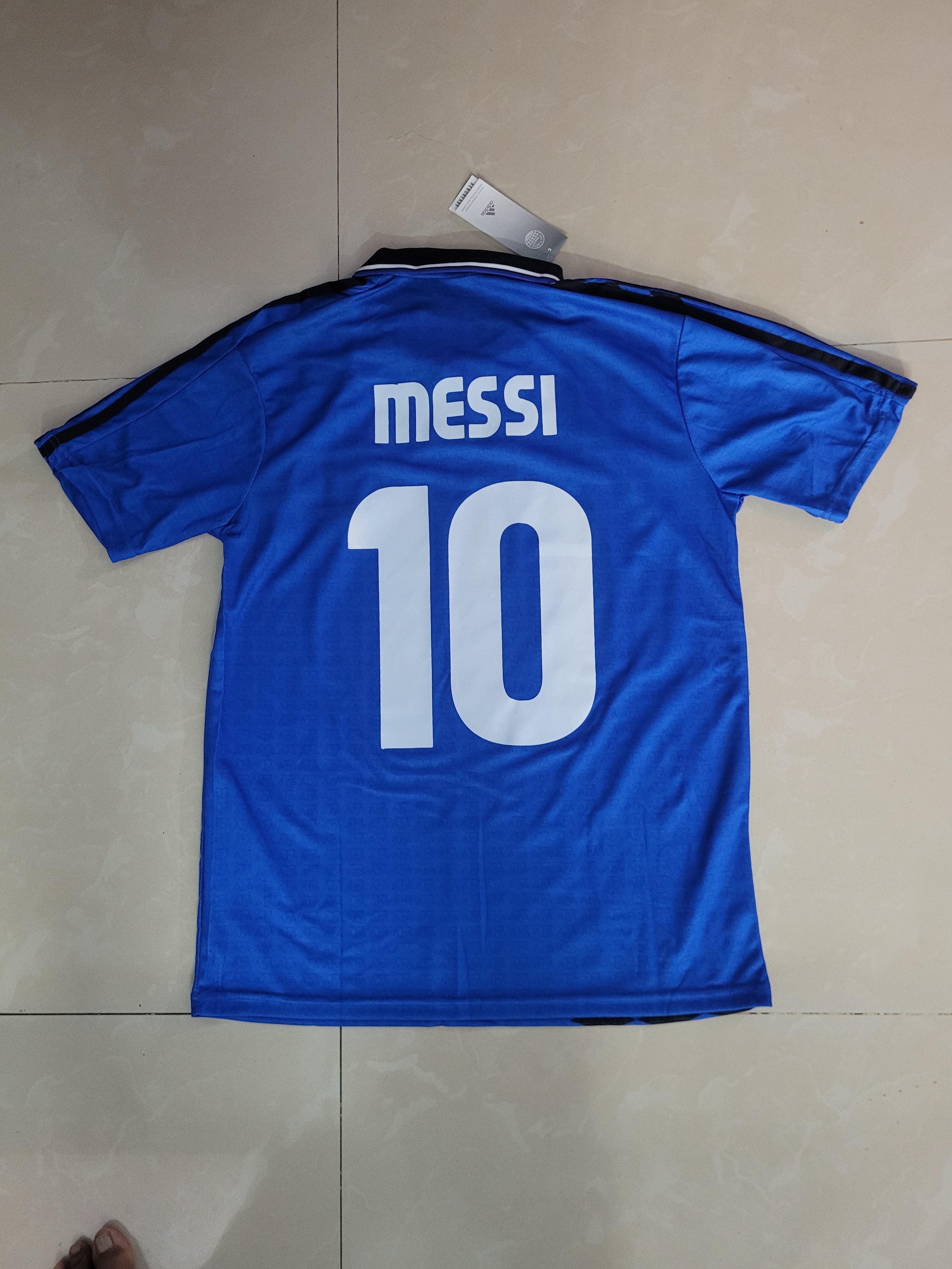 Retro Argentina Away Messi Jersey with Shorts 2006/07 .