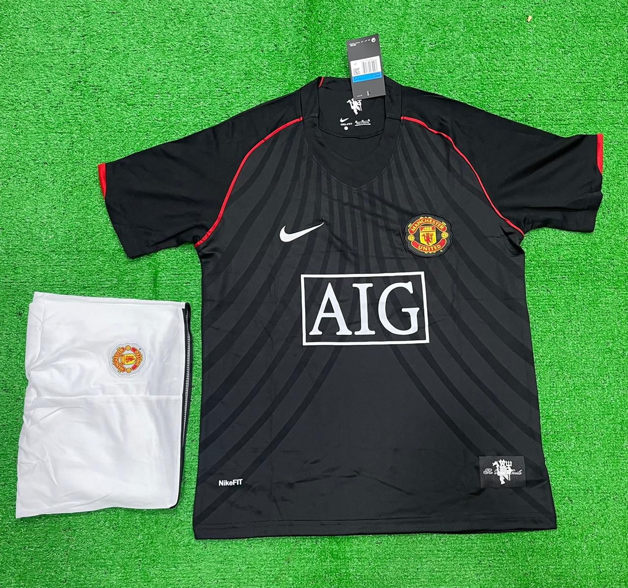 Retro Manchester United Away Ronaldo Jersey with Shorts 07/08