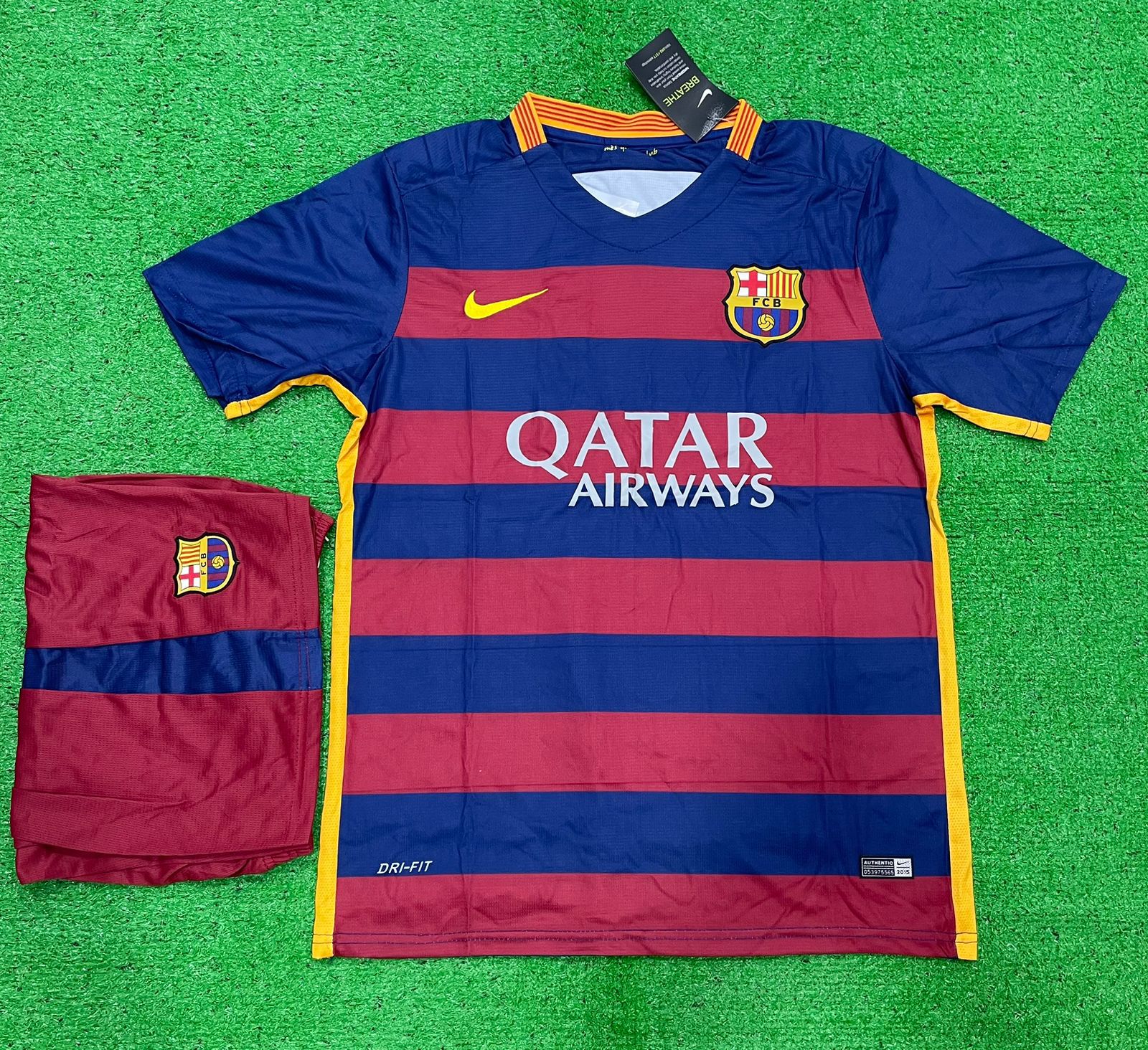 Retro Barcelona Home Ronaldo Jersey with Shorts 2015/16.