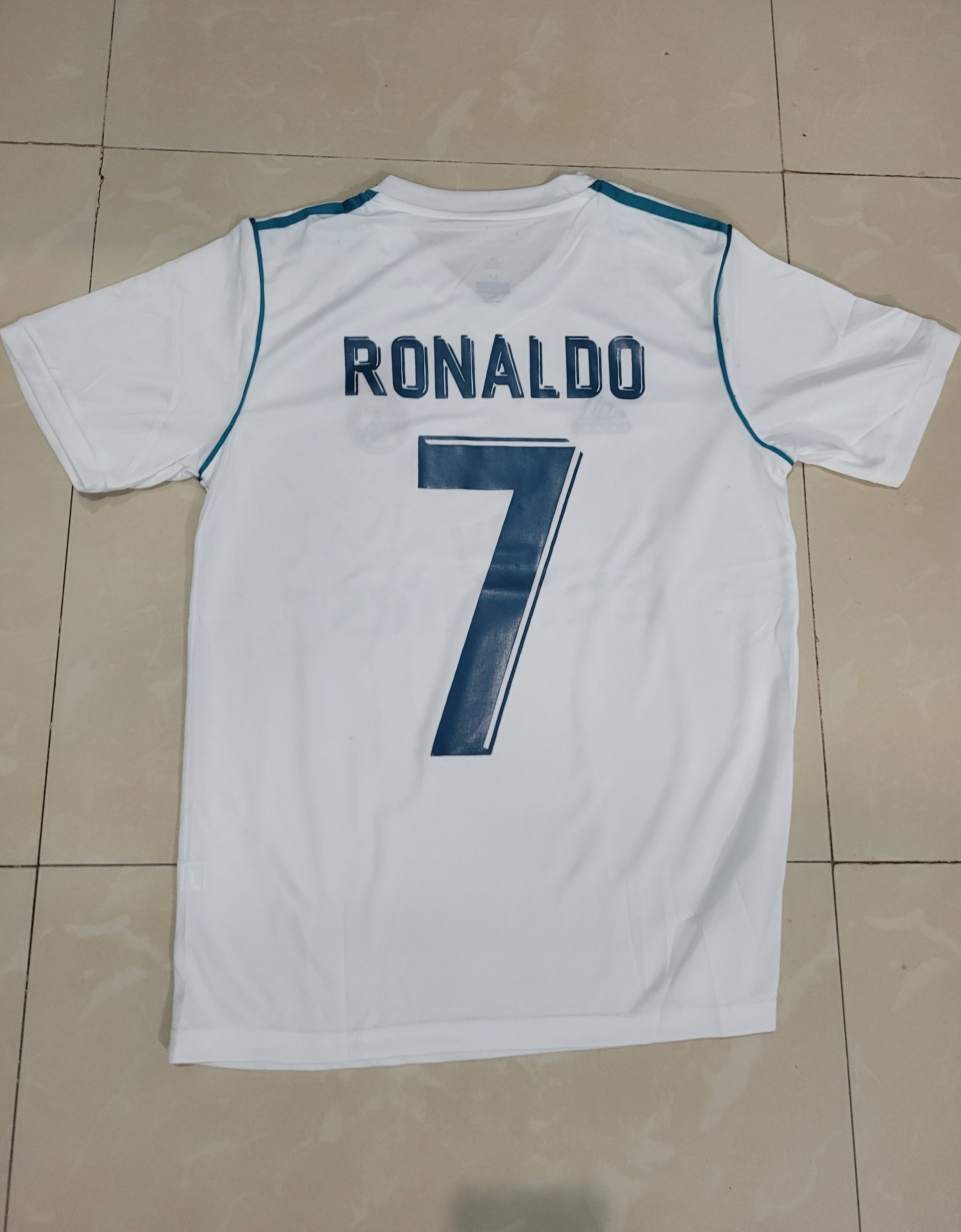 Retro Real Madrid Ronaldo Home Jersey with Shorts 2017/18.