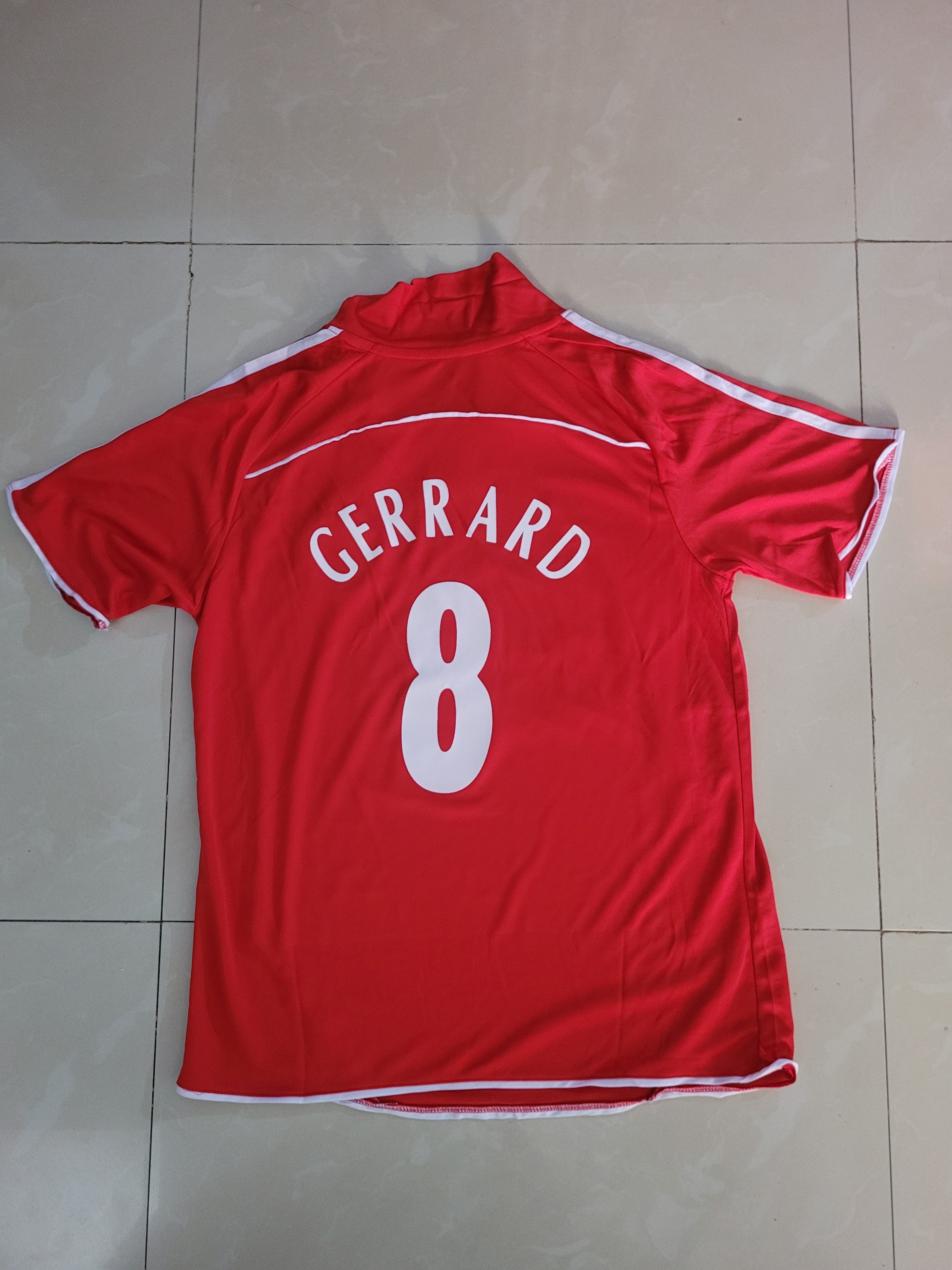 Retro Liverpool Istanbul UEFA Final 2007 Home Gerrard 8 Jersey with Shorts.