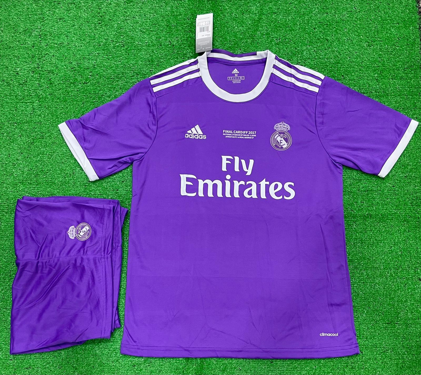 Retro Real Madrid Away Ronaldo Half Sleeve Jersey with Shorts 2016/17