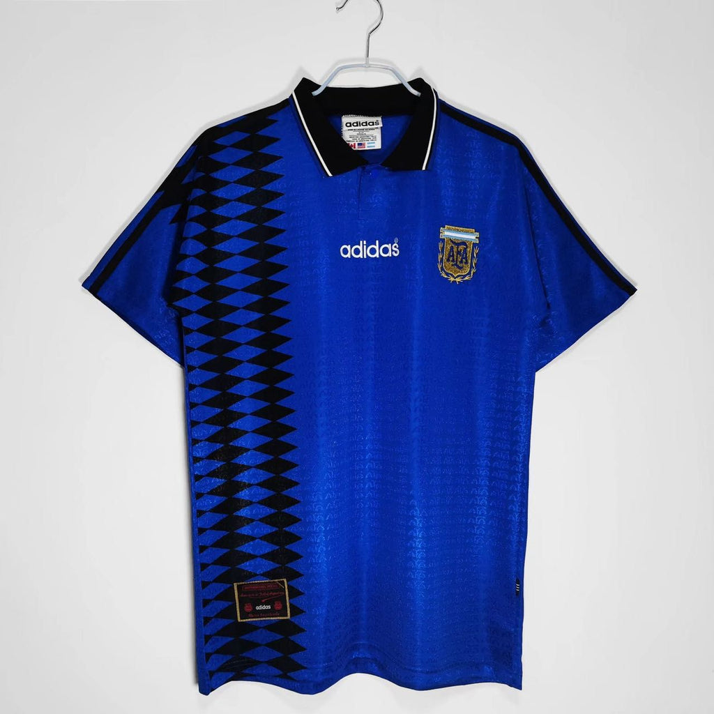 Retro Argentina Away Messi Jersey with Shorts 2006/07 .