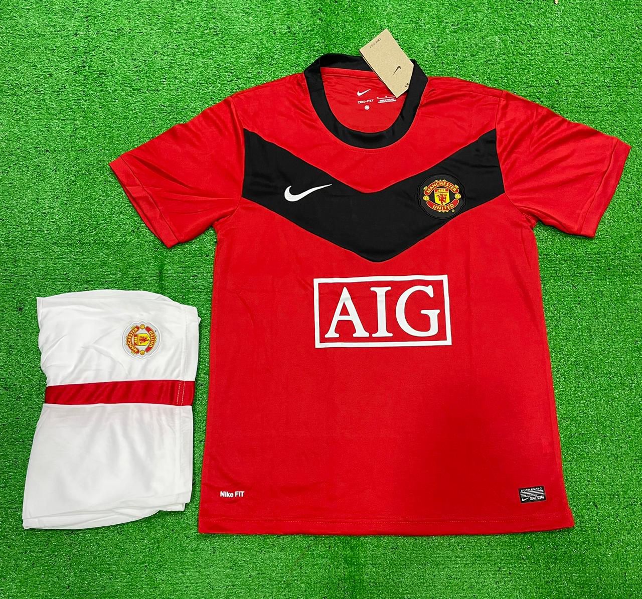 Retro Manchester Utd Home Jersey with Shorts 2009/10